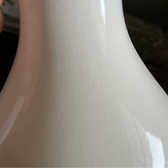 Banana Republic vintage pitcher. White, used for display only. Perfect condition - Picture 5 of 6